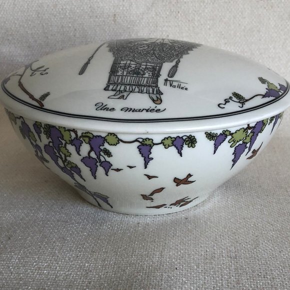 Villeroy & Boch  DESIGN 1900 Lidded Bowl - Picture 2 of 5